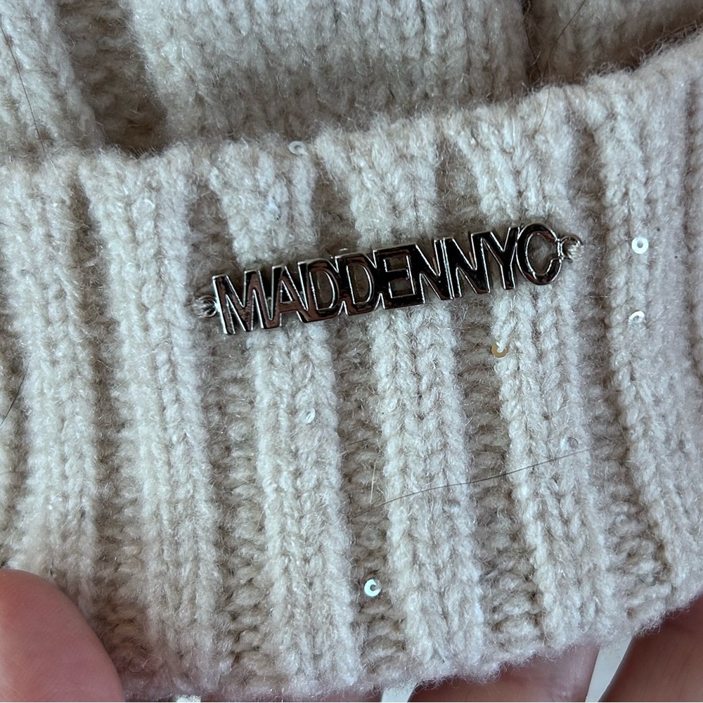 Cozy Cream Knit Pom-Pom Beanie Tuque‎ Hat